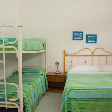 Hotel Villa Mena Forio  ภายนอก รูปภาพ