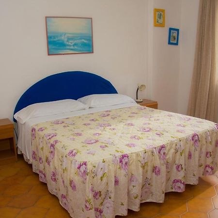 Hotel Villa Mena Forio  ภายนอก รูปภาพ