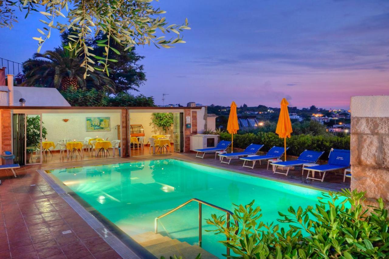 Hotel Villa Mena Forio  ภายนอก รูปภาพ