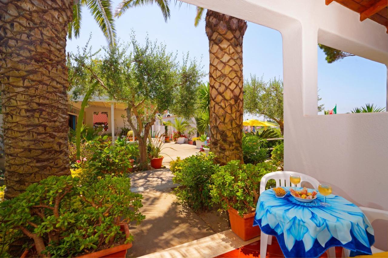 Hotel Villa Mena Forio  ภายนอก รูปภาพ