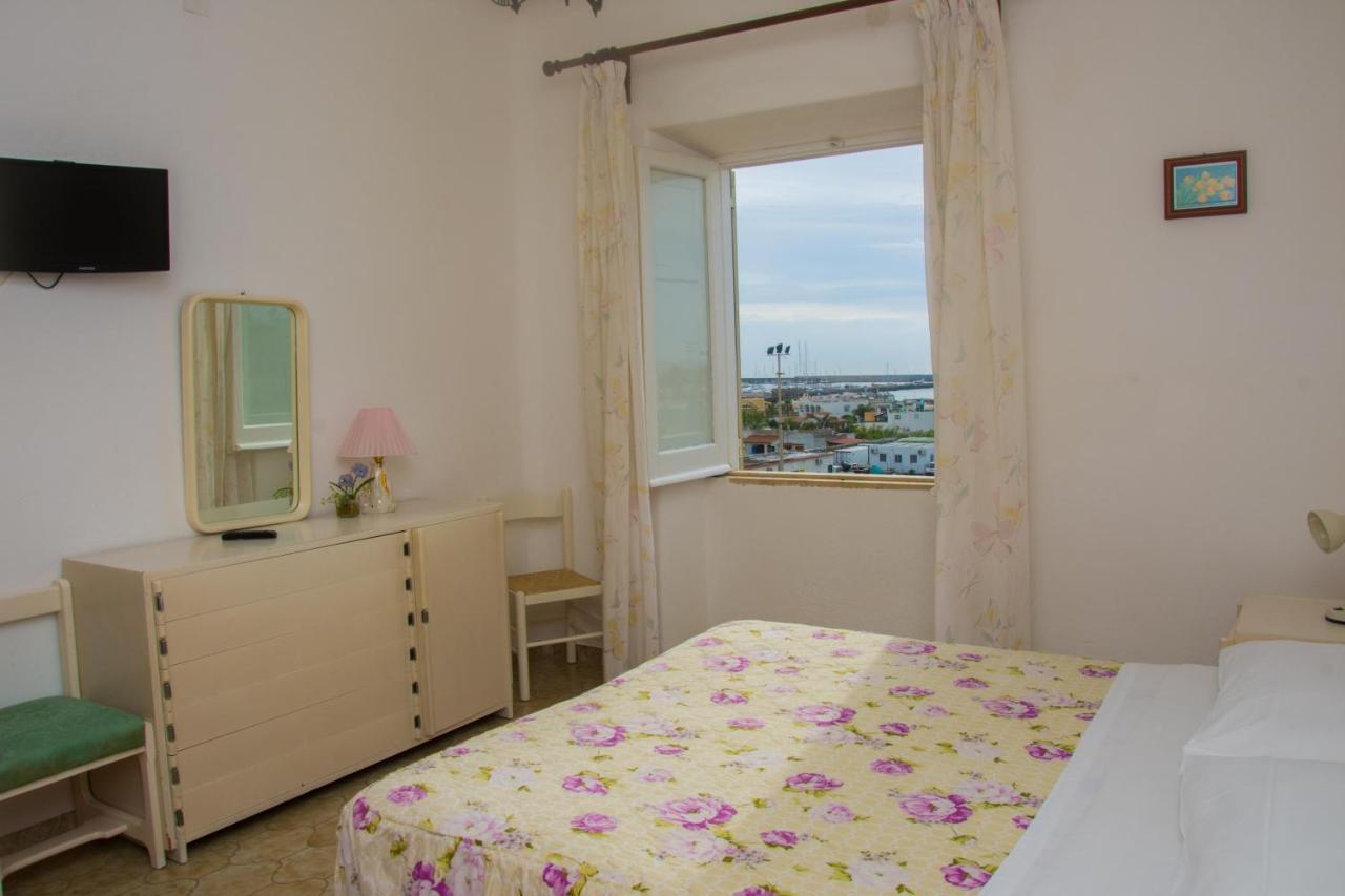 Hotel Villa Mena Forio  ภายนอก รูปภาพ