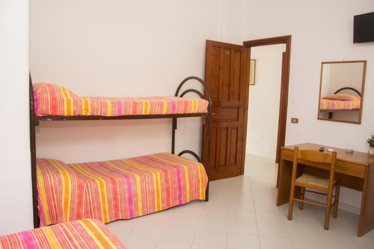 Hotel Villa Mena Forio  ภายนอก รูปภาพ