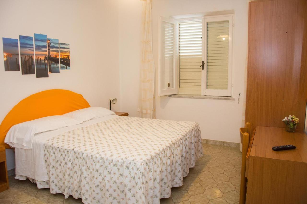 Hotel Villa Mena Forio  ภายนอก รูปภาพ
