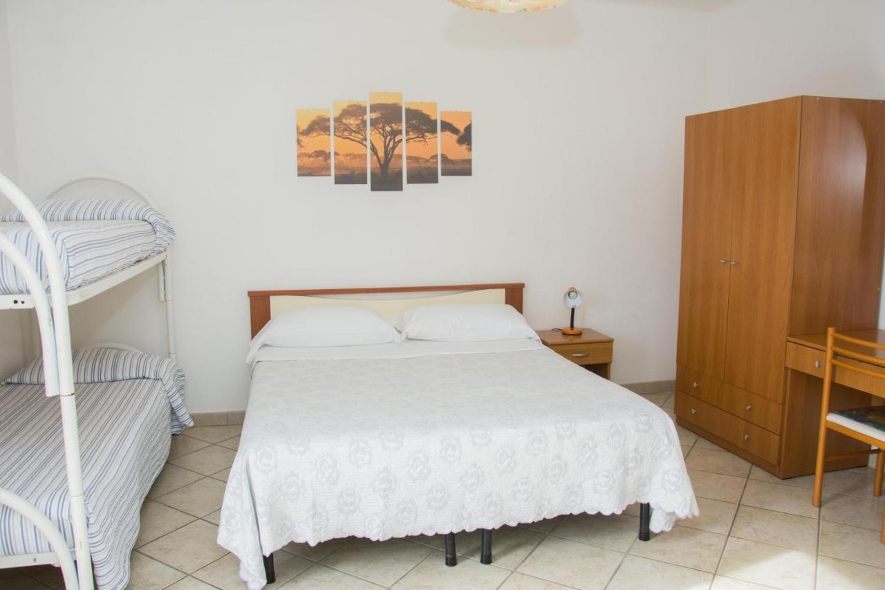 Hotel Villa Mena Forio  ภายนอก รูปภาพ