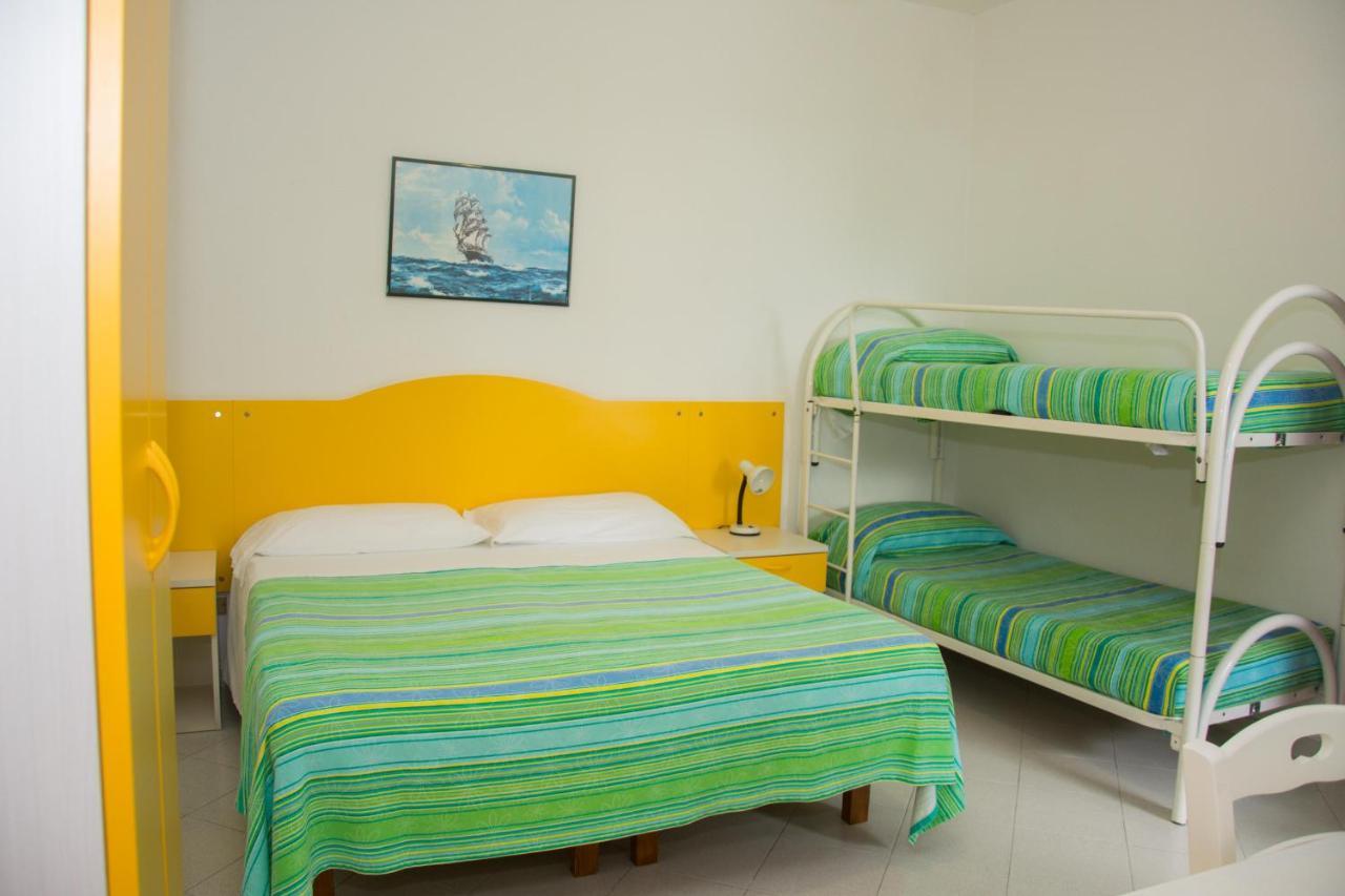 Hotel Villa Mena Forio  ภายนอก รูปภาพ