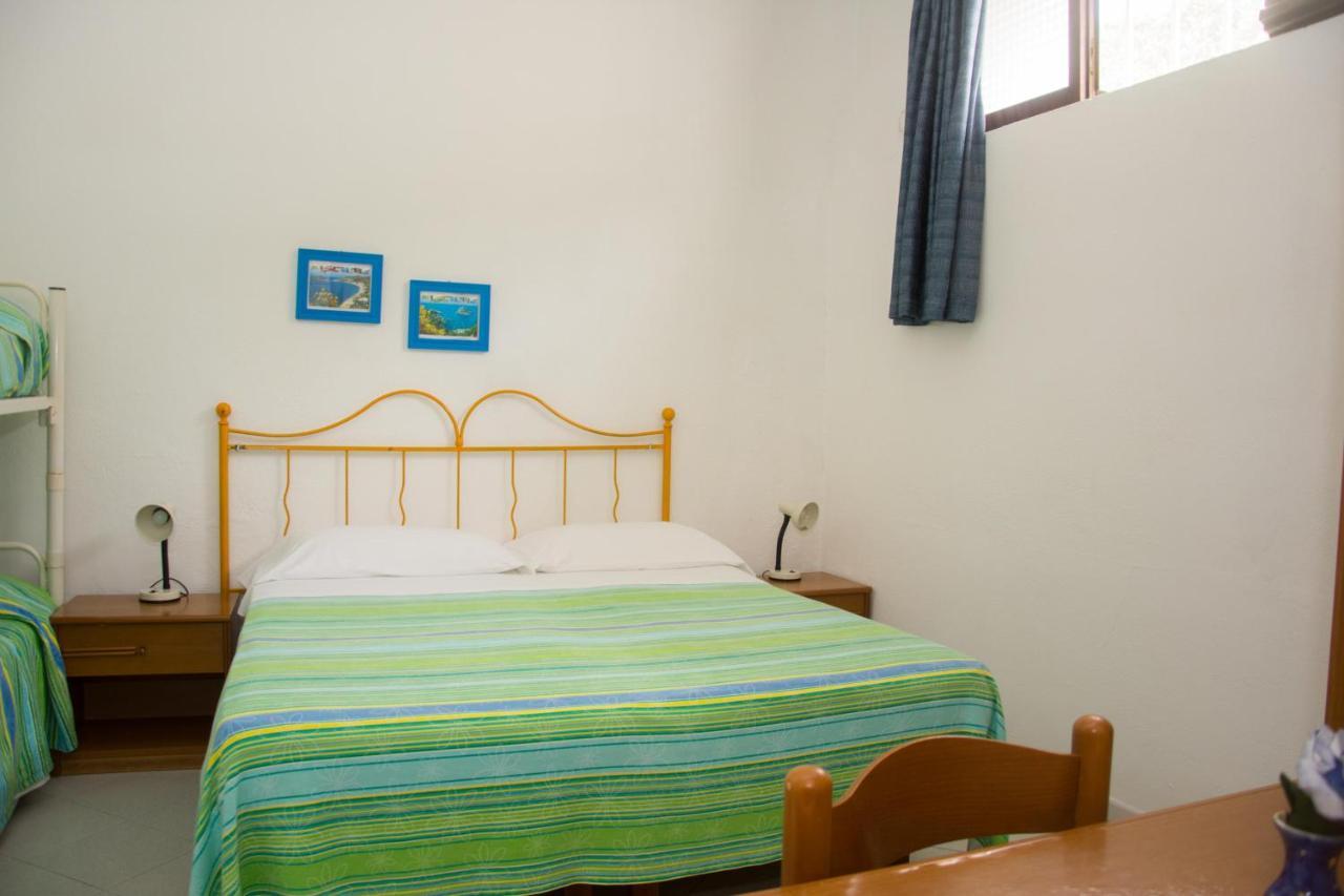 Hotel Villa Mena Forio  ภายนอก รูปภาพ